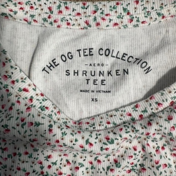 Aeropostale floral baby tee Size XS - Picture 3 of 3